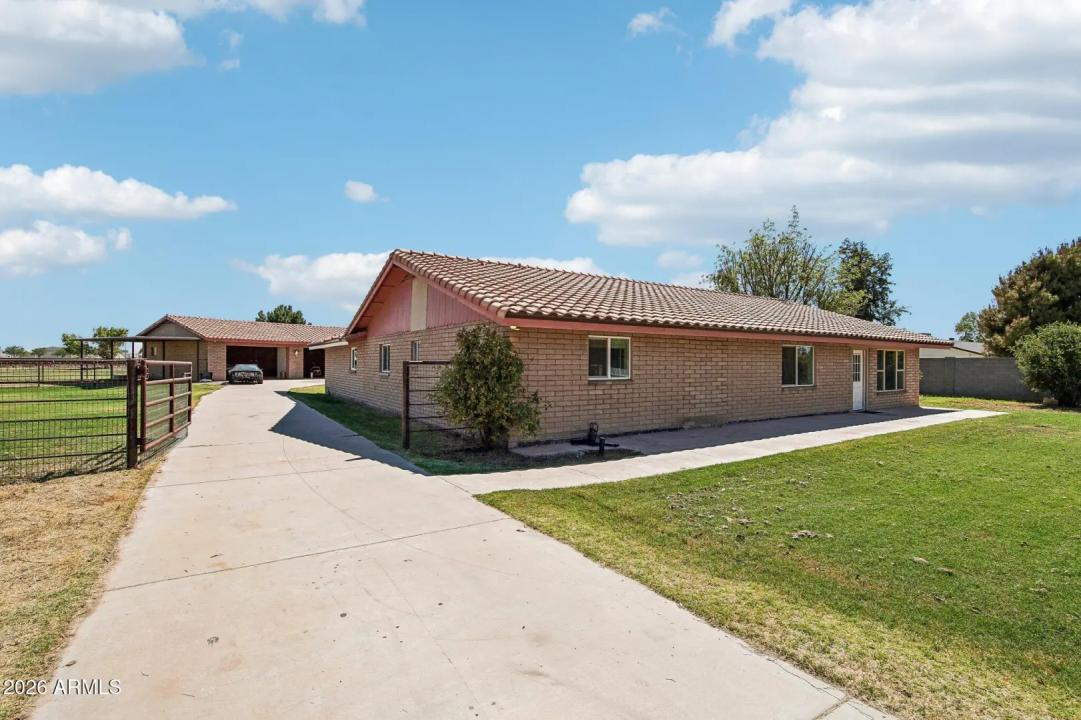 Real Estate Picture 27