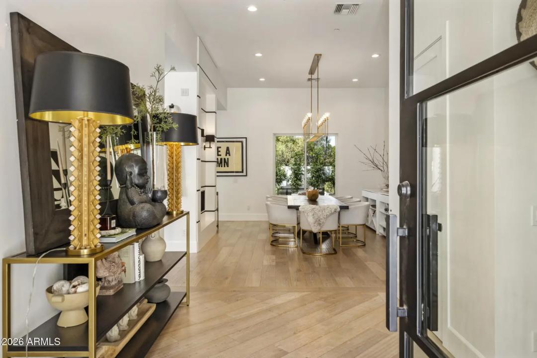 Real Estate Picture 12