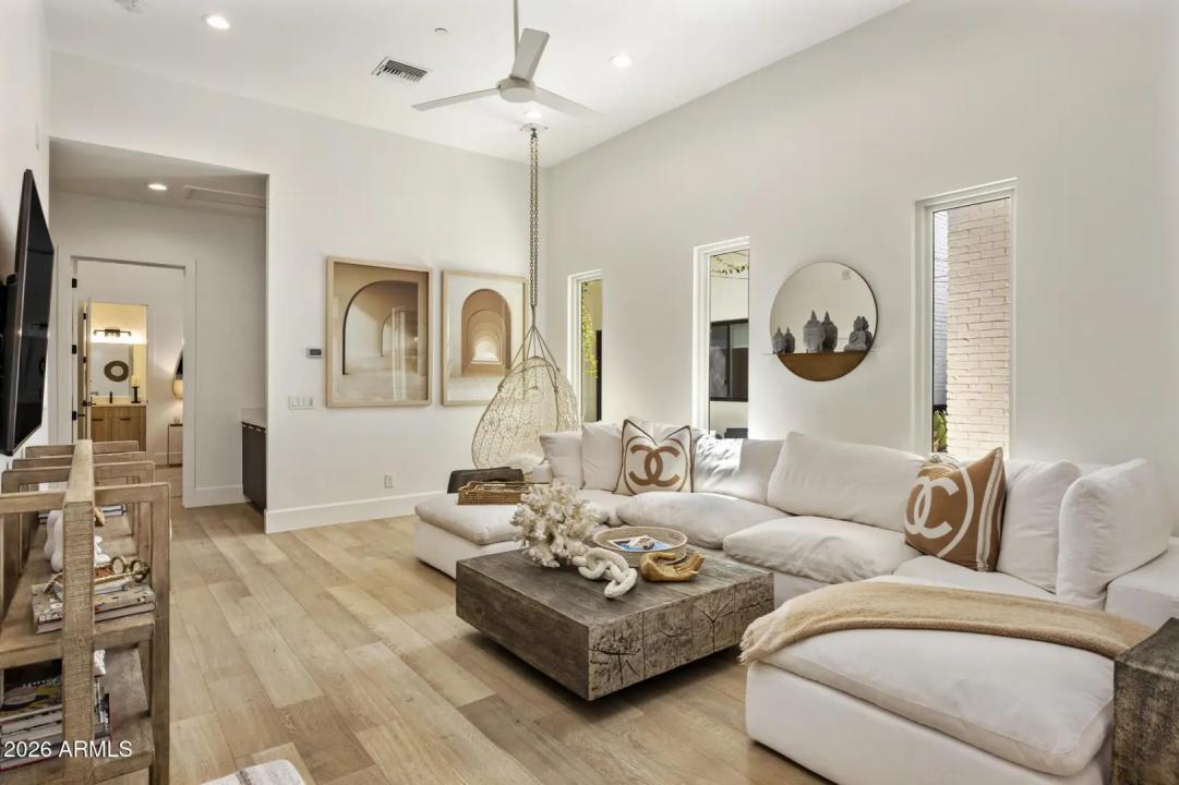 Real Estate Picture 34