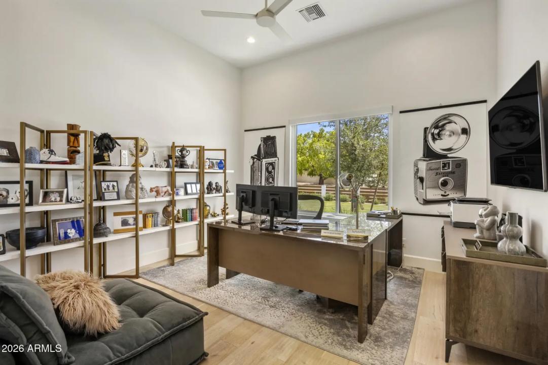 Real Estate Picture 30