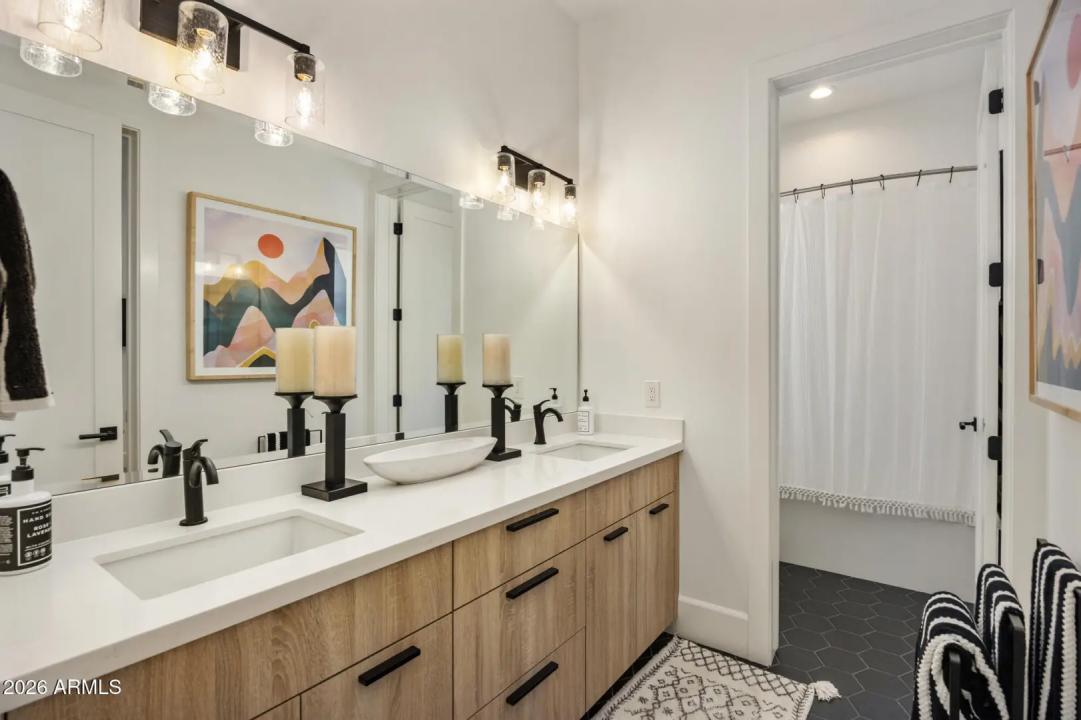 Real Estate Picture 31
