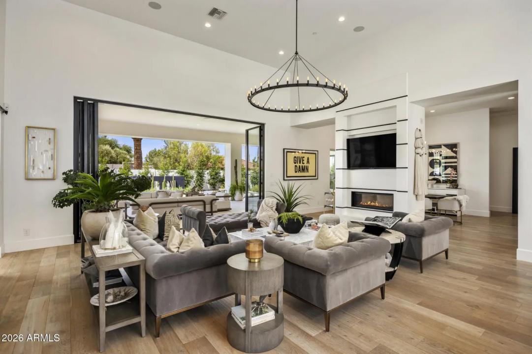 Real Estate Picture 13