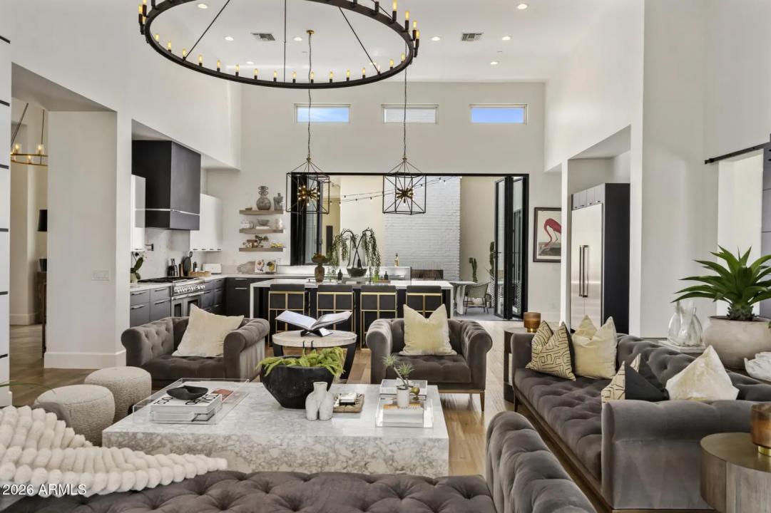 Real Estate Picture 14