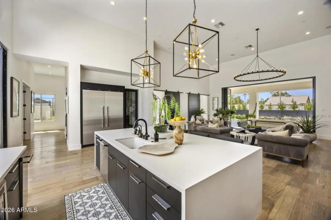 Real Estate Picture 19