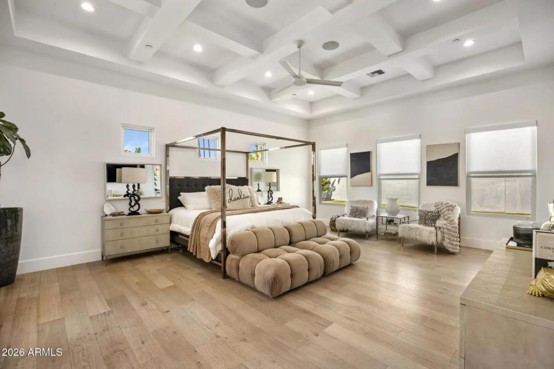 Real Estate Picture 5