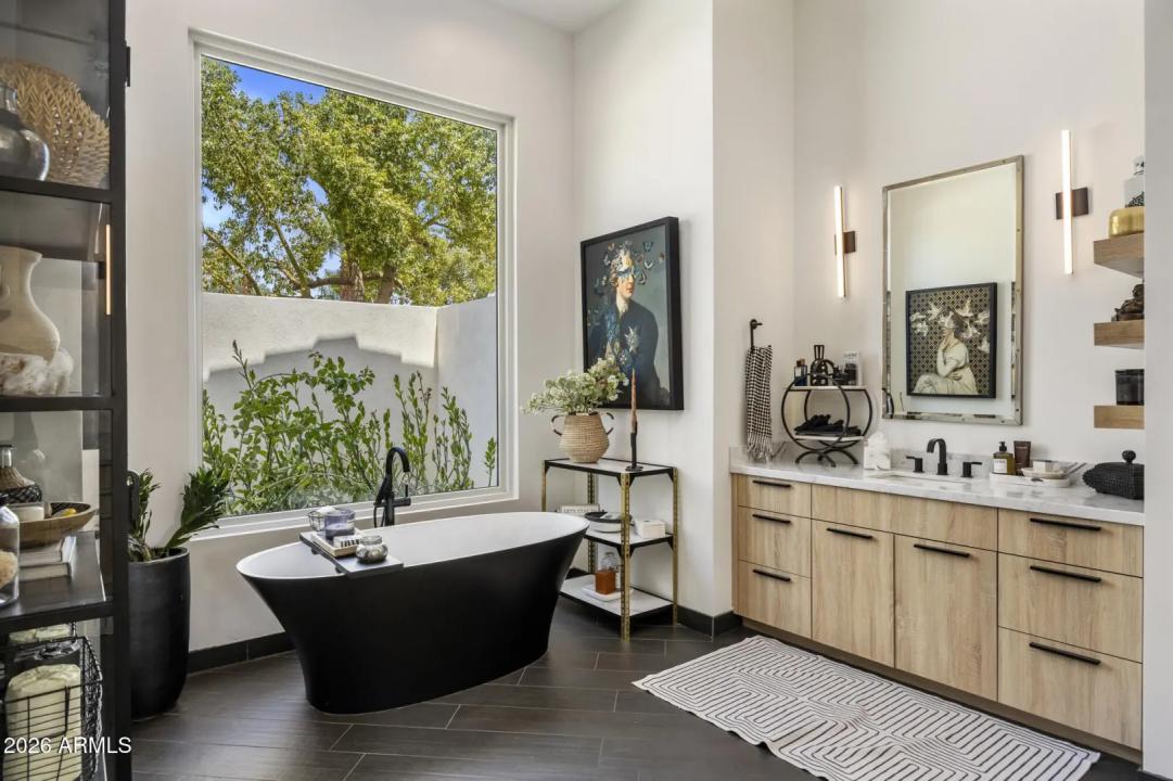 Real Estate Picture 26