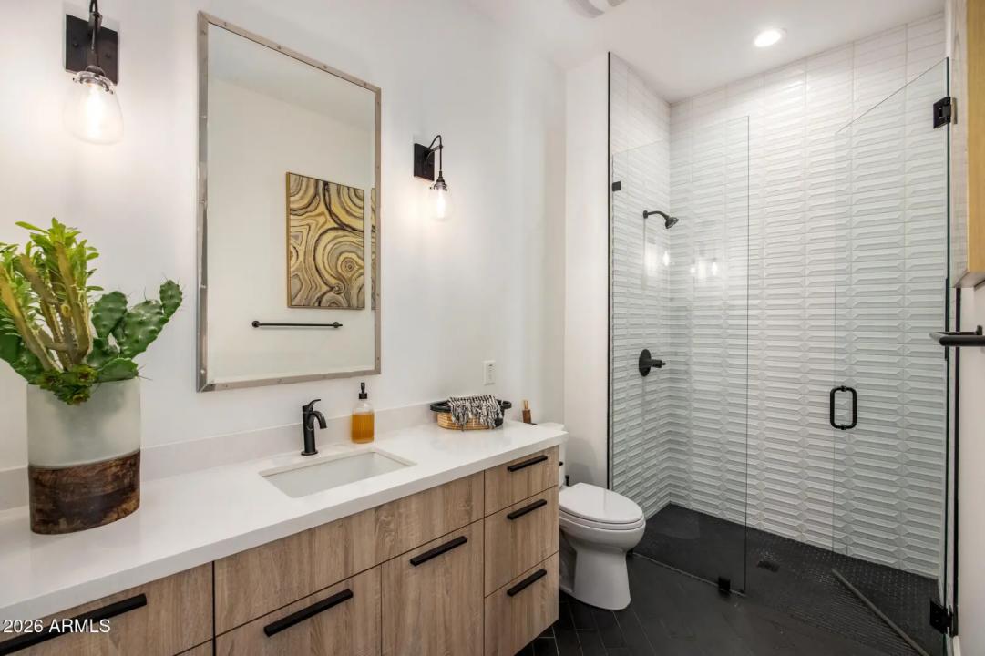 Real Estate Picture 38