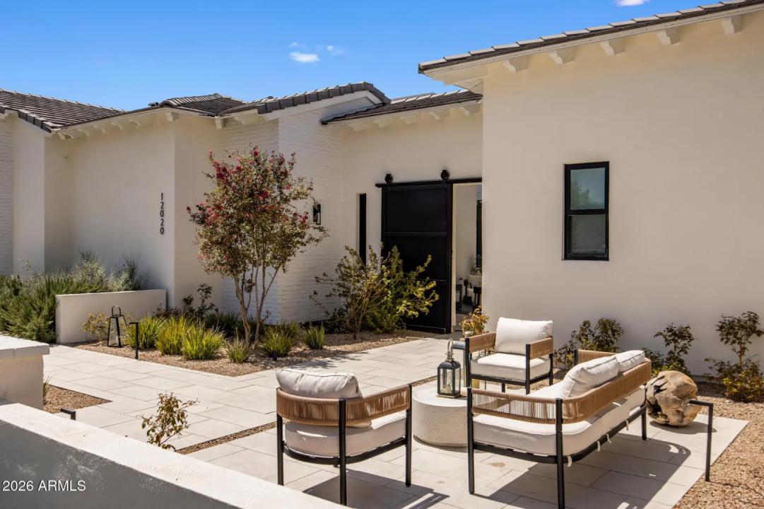 Real Estate Picture 8