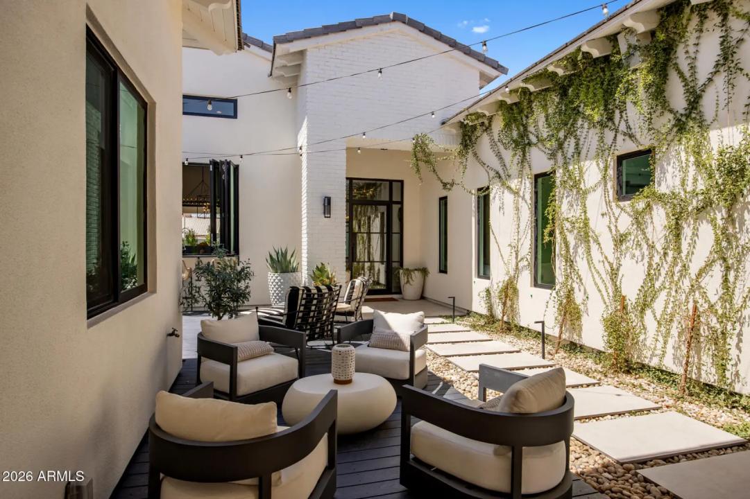 Real Estate Picture 9
