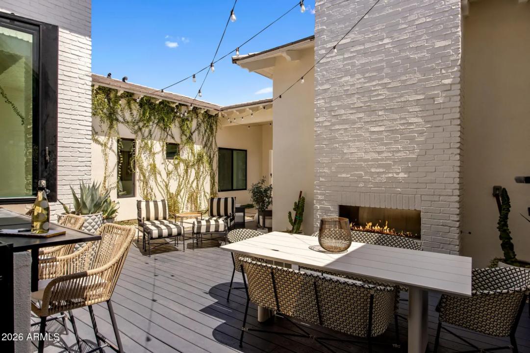 Real Estate Picture 11