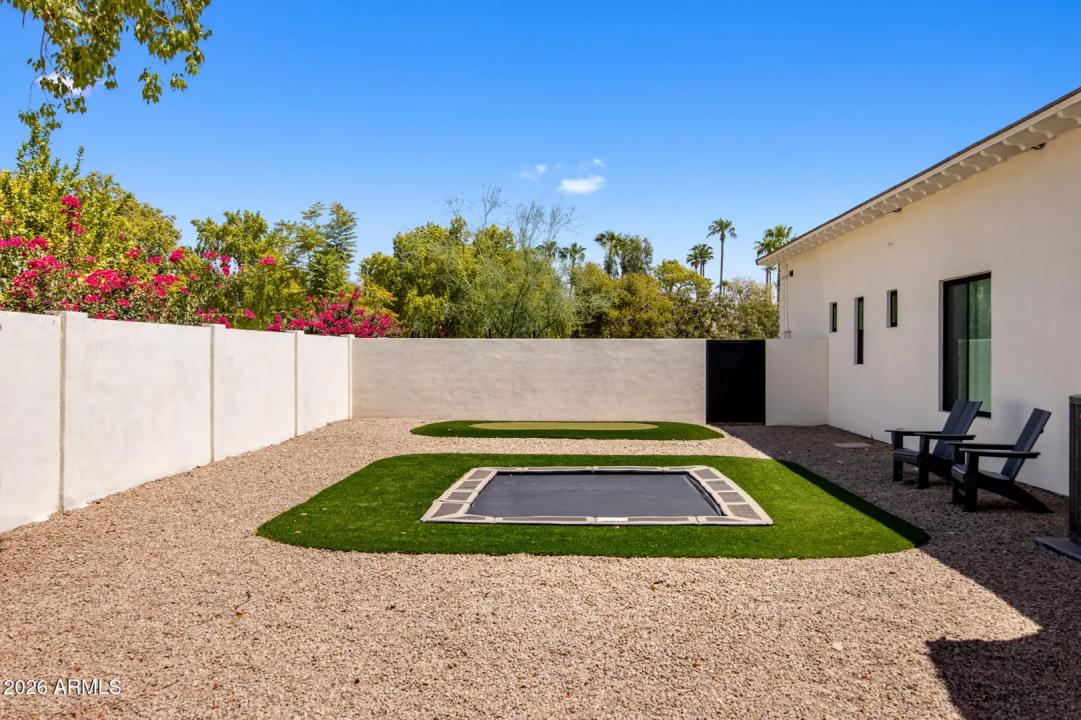 Real Estate Picture 50