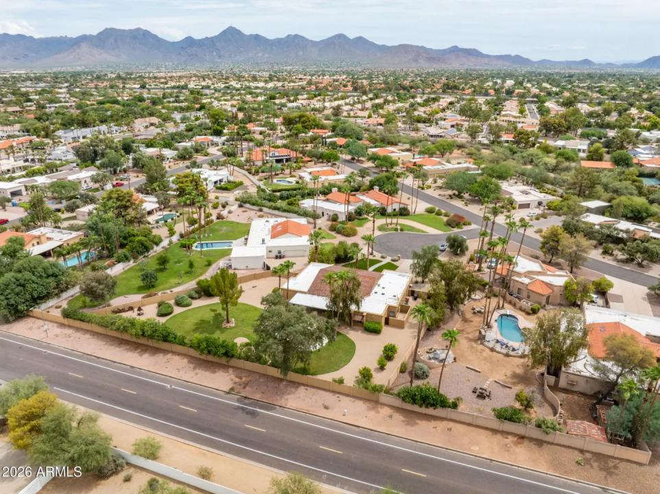 Real Estate Picture 5