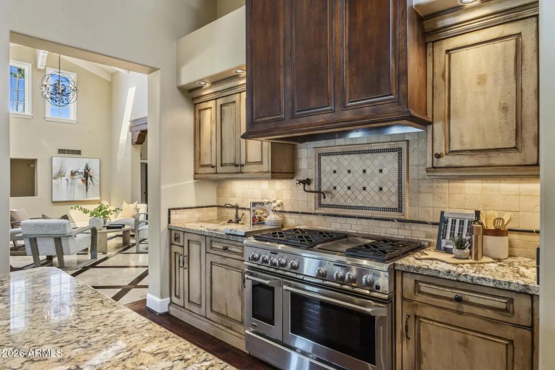 Real Estate Picture 17