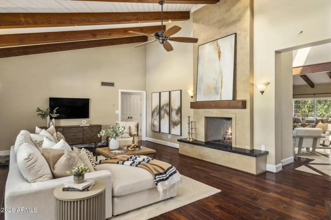 Real Estate Picture 18