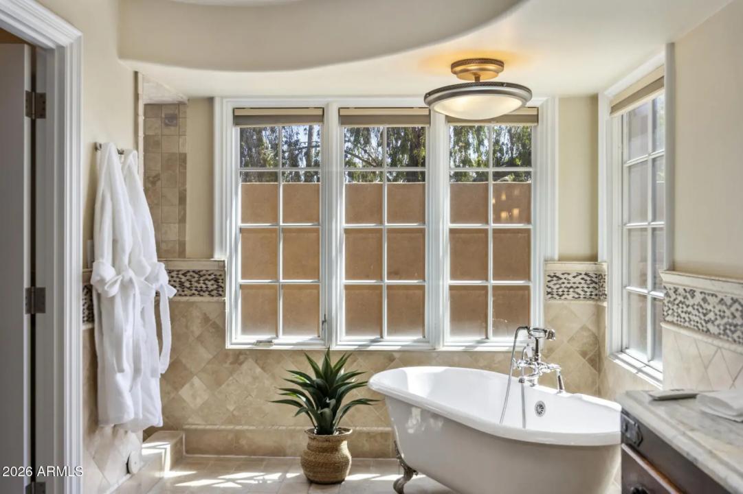 Real Estate Picture 23