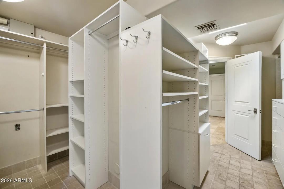 Real Estate Picture 25