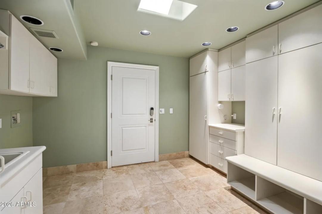 Real Estate Picture 26