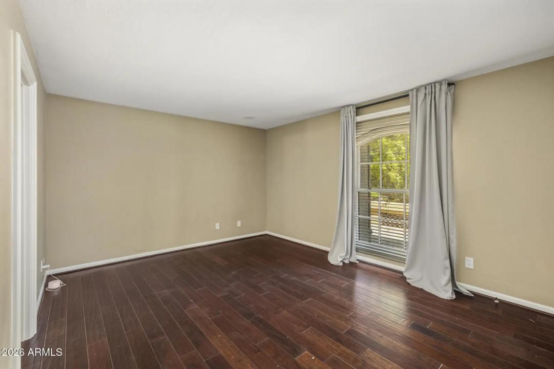 Real Estate Picture 28