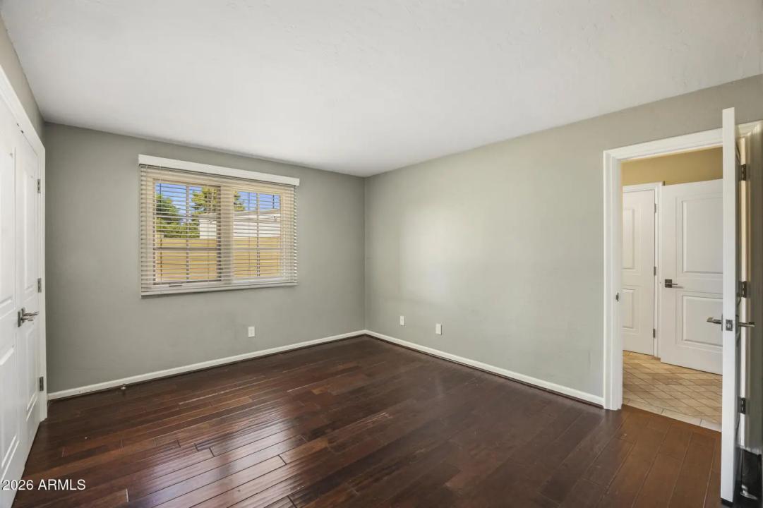 Real Estate Picture 30