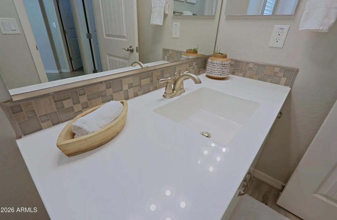 Real Estate Picture 33