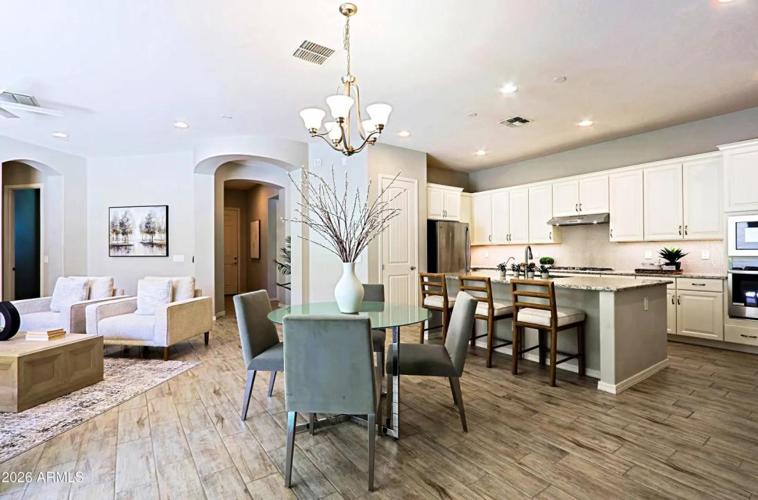 Real Estate Picture 11