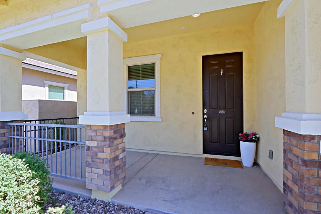 Real Estate Picture 3