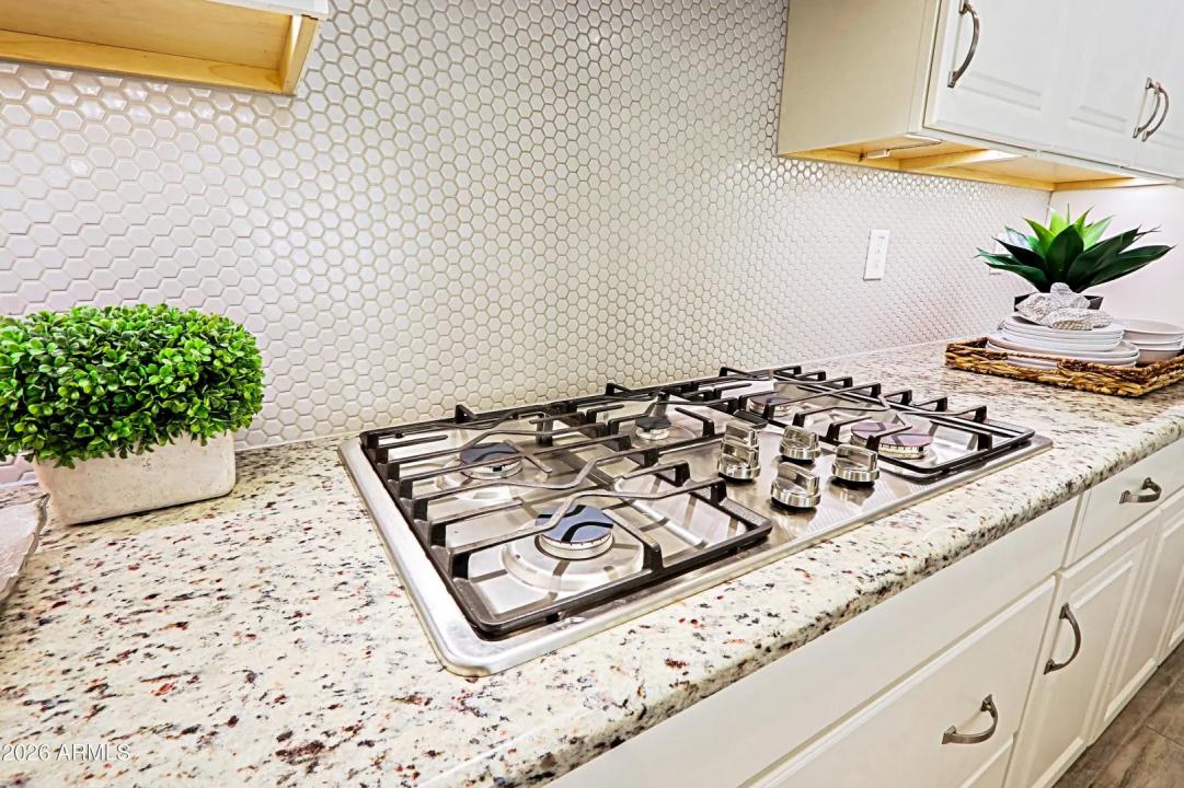 Real Estate Picture 7