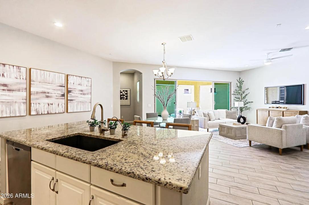 Real Estate Picture 8