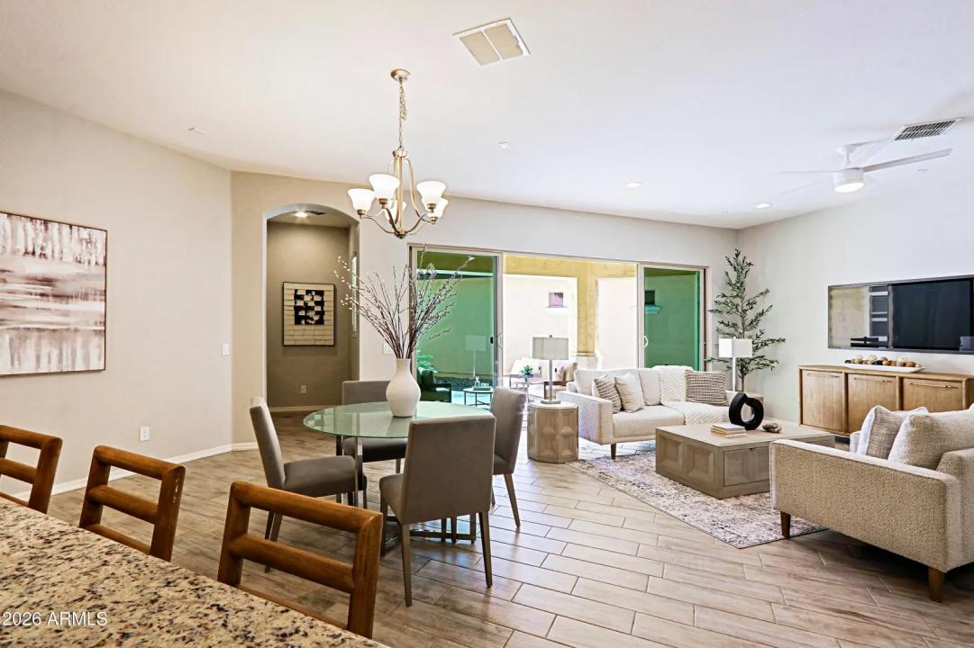 Real Estate Picture 10