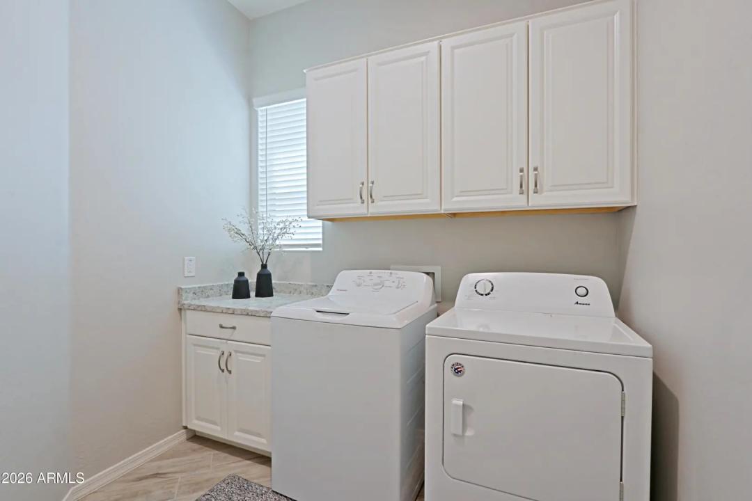 Real Estate Picture 43