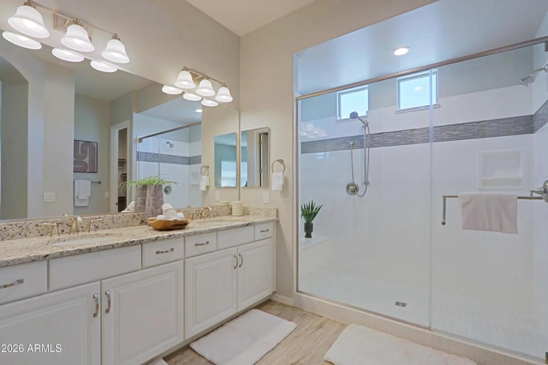 Real Estate Picture 17