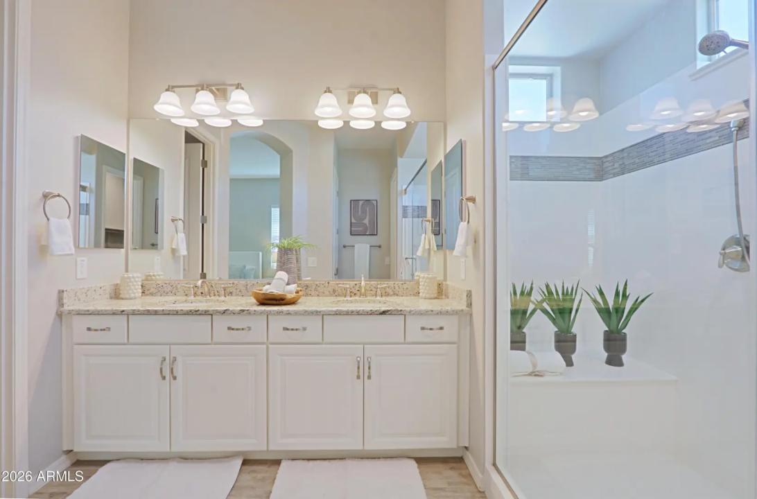 Real Estate Picture 18