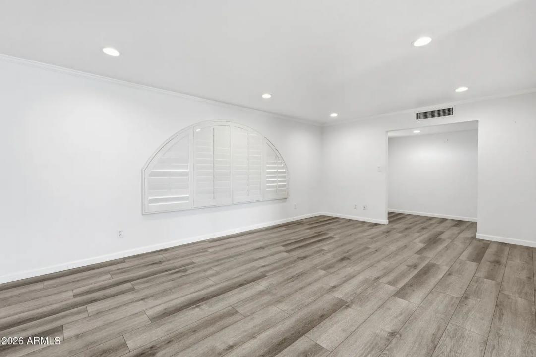 Real Estate Picture 6