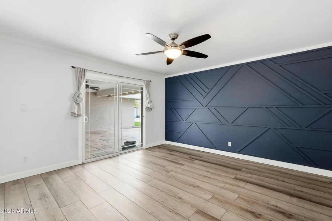 Real Estate Picture 12