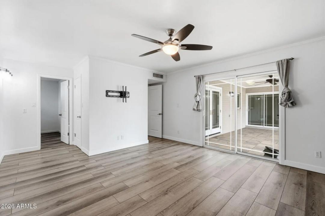 Real Estate Picture 13