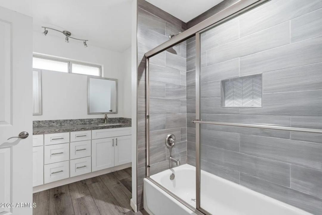 Real Estate Picture 15