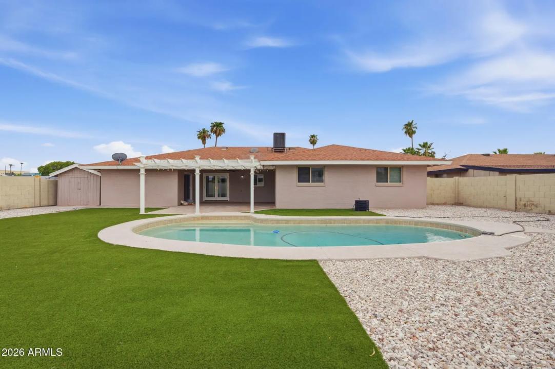 Real Estate Picture 30