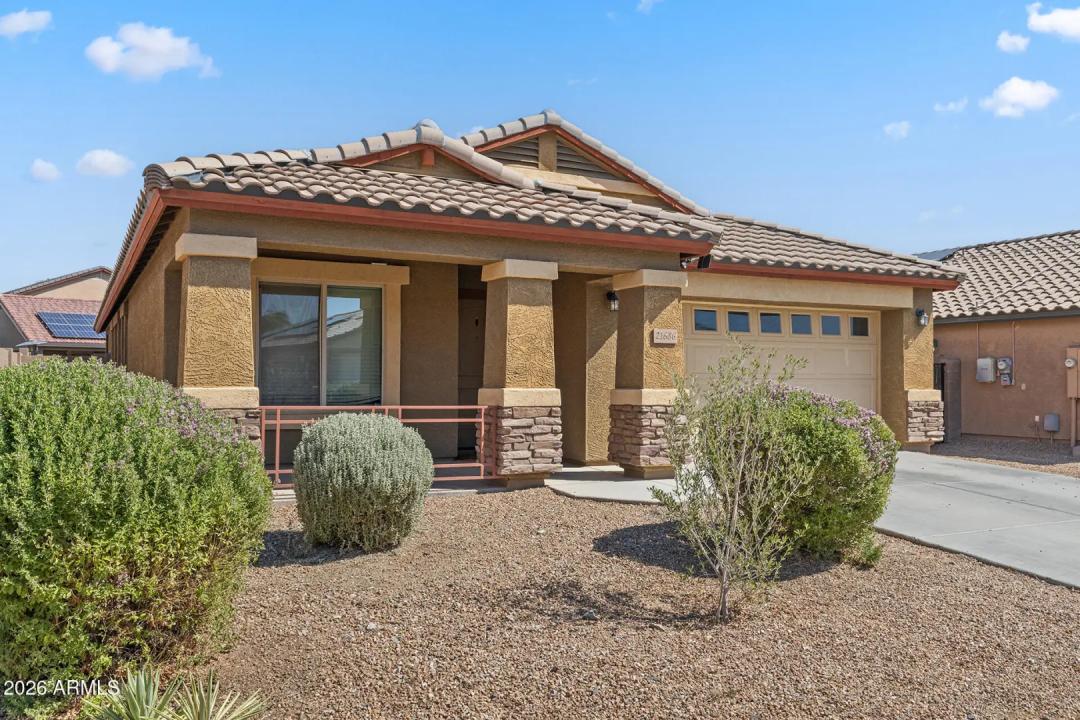 Real Estate Picture 3