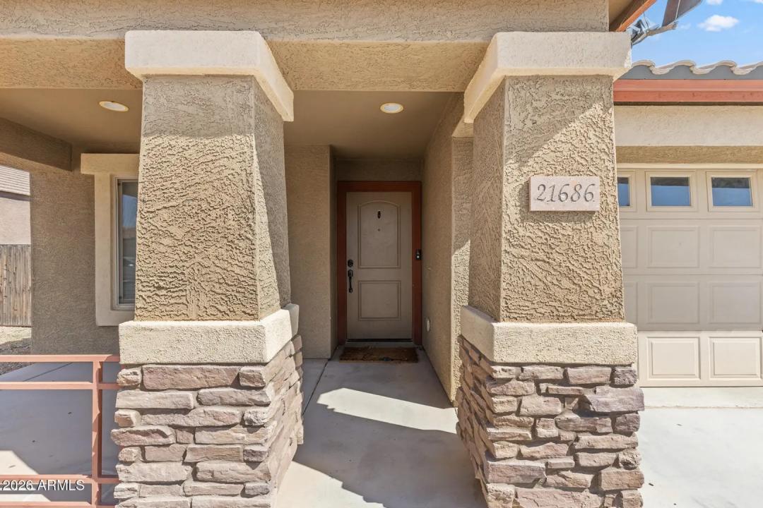 Real Estate Picture 4