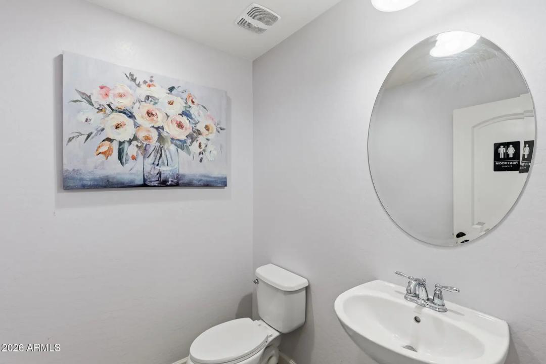 Real Estate Picture 11