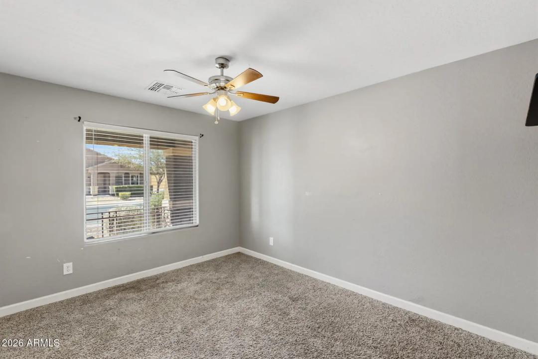 Real Estate Picture 8