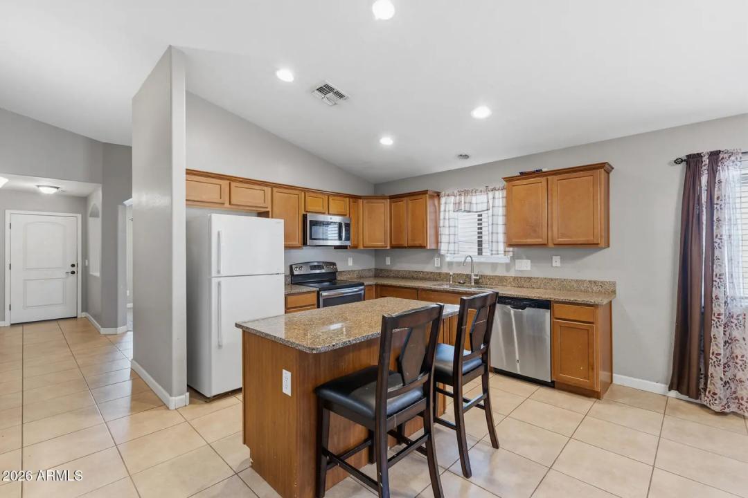 Real Estate Picture 12