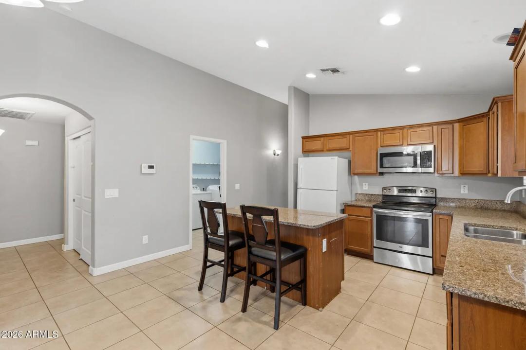 Real Estate Picture 14