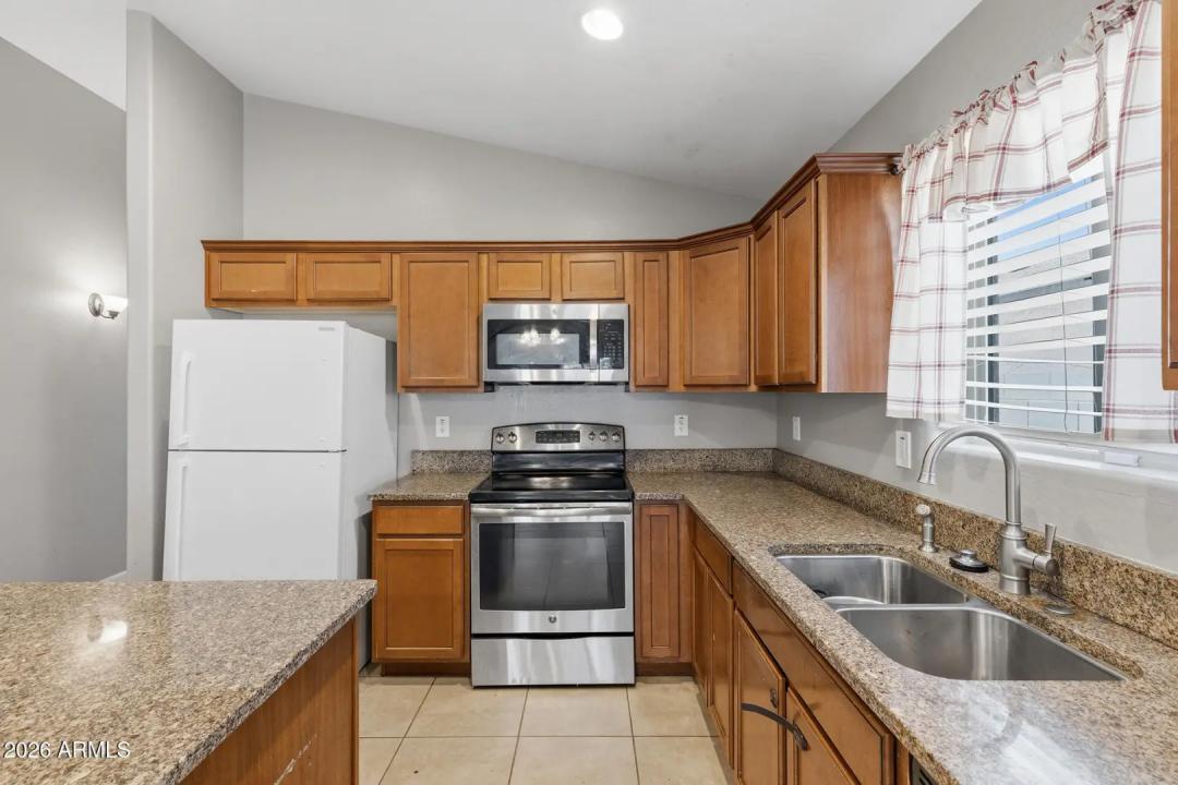 Real Estate Picture 15