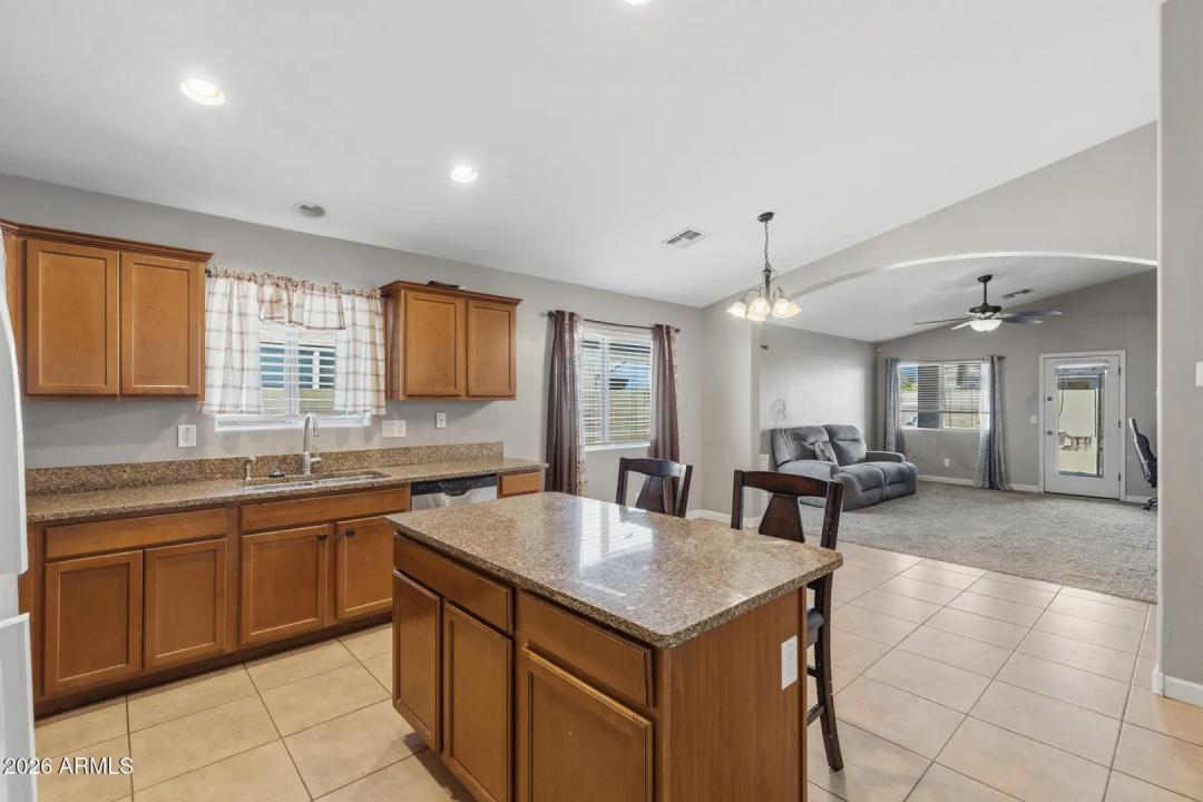 Real Estate Picture 17