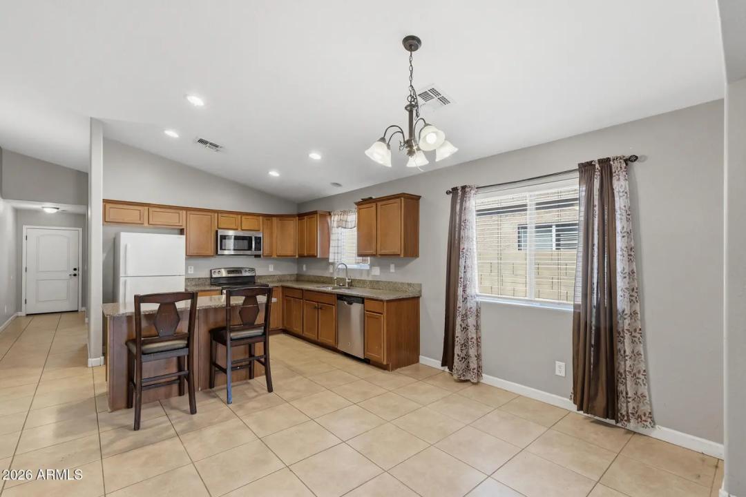 Real Estate Picture 20