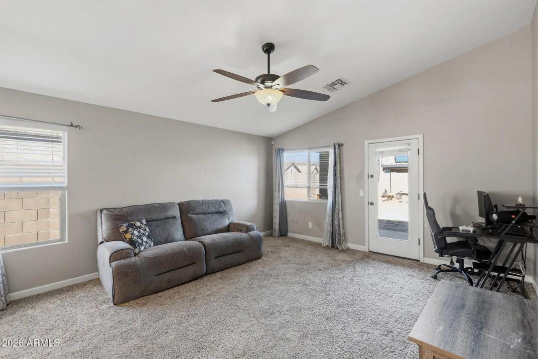 Real Estate Picture 24