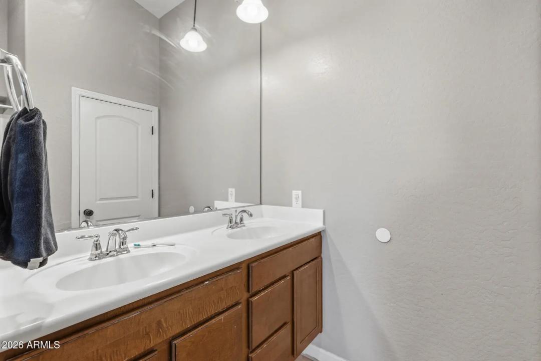Real Estate Picture 32