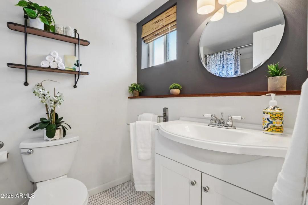 Real Estate Picture 23