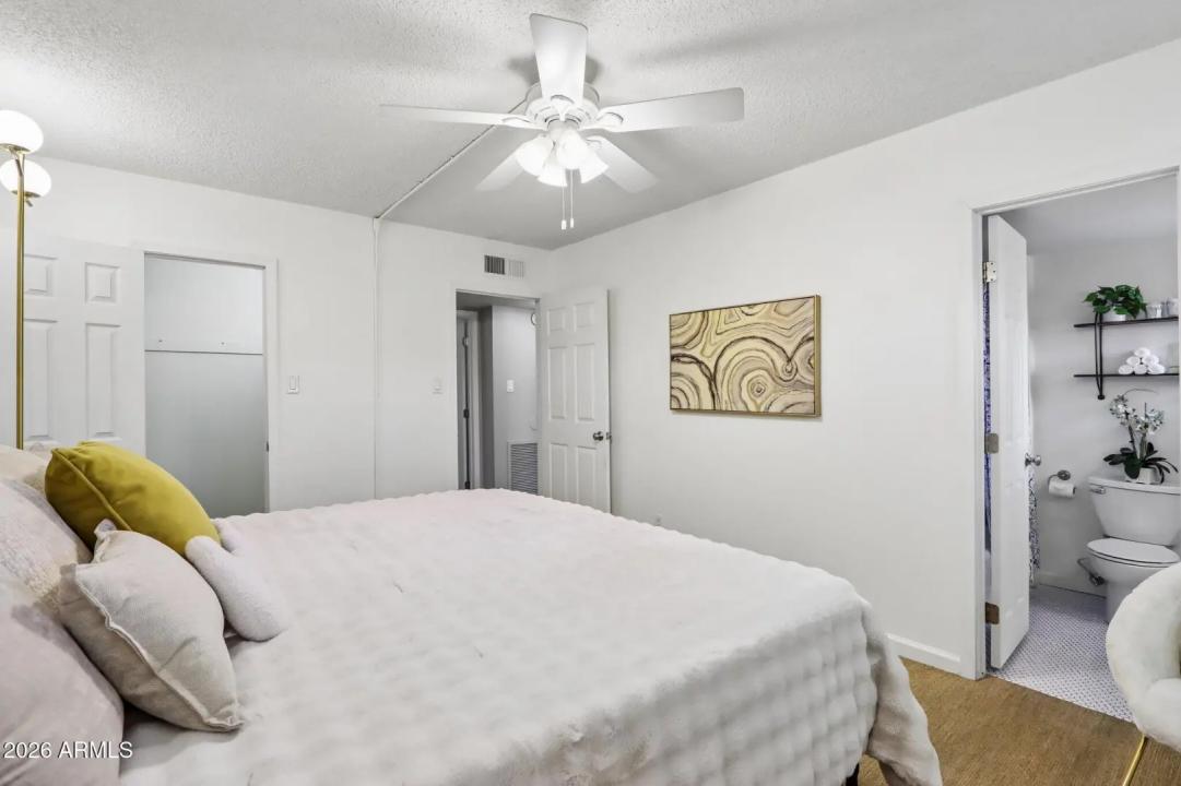Real Estate Picture 21